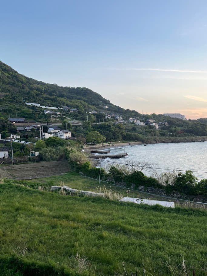 長崎の温泉近くから見た海辺の景色