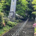 日本一の石段の入口と長く続く階段